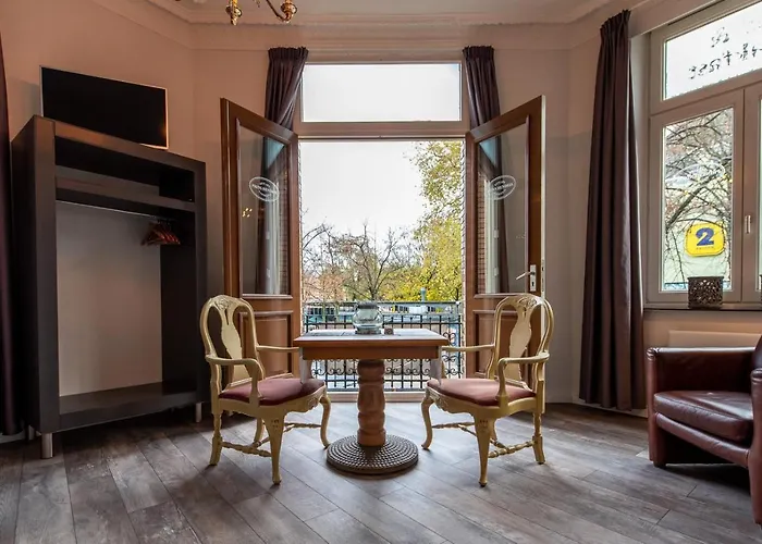 Bed and Breakfast Hendrik Φένλο